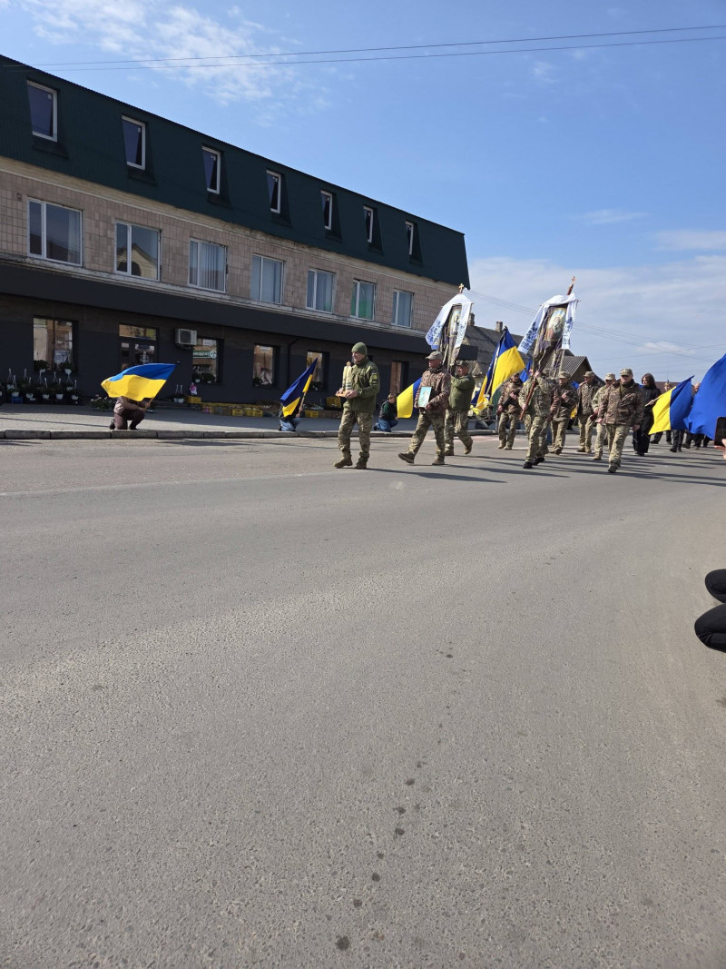 «Не стало захисника для України, для матері – сина, для сестри – брата»: на Волині похоронили Героя Сергія Стеренчука