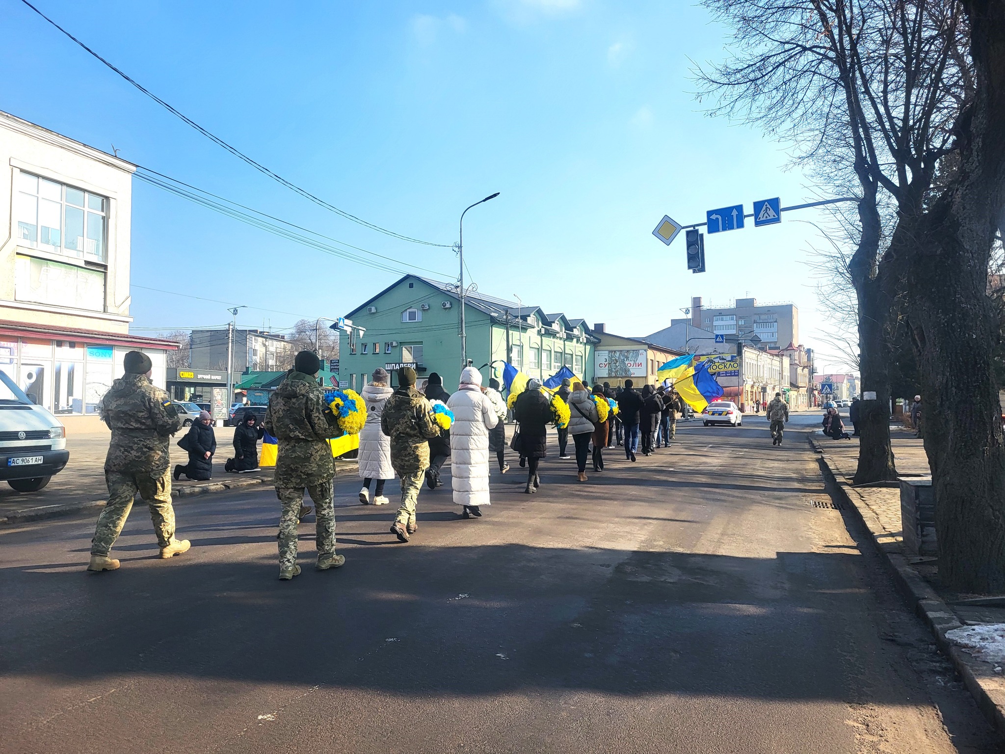 Приклад справжнього чоловіка, тата, наставника, вихователя: на Волині попрощалися з Героєм Миколою Боршуляком