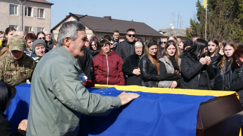 У громаді на Волині попрощалися із 23-річним розвідником «Азова» Назаром Поліщуком