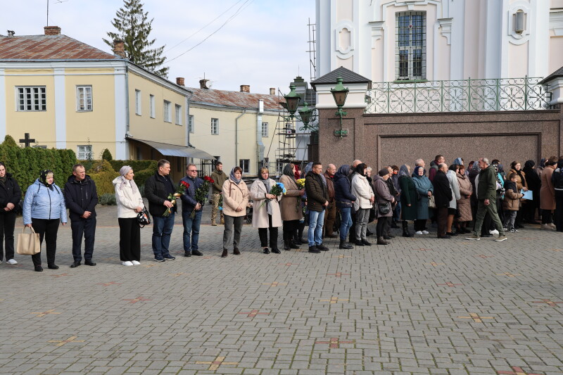 У Луцьку попрощалися із захисником України Віктором Калеником