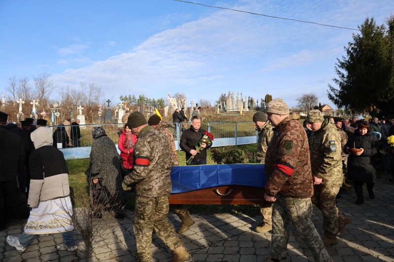 Майже два роки вважався зниклим безвісти: у Луцькому районі в останню дорогу провели Героя Георгія Гайдая