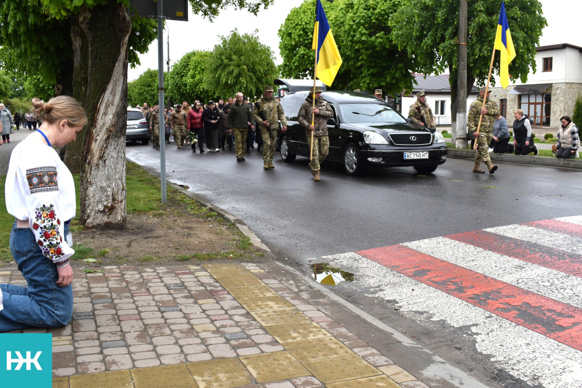 Мав святкувати весілля – натомість його провели в останню путь: на Волині попрощались з Героєм Владиславом Зуськом
