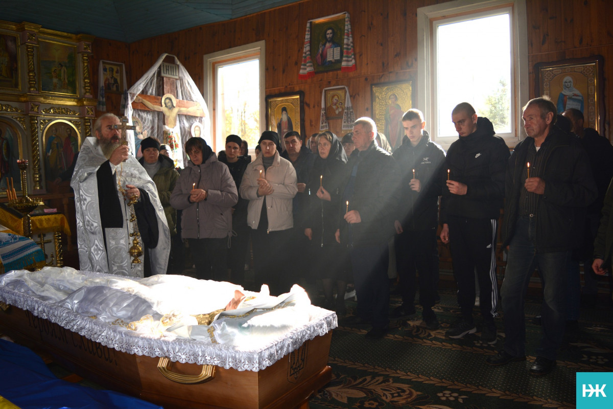 З перших днів вторгнення боронив Україну: на Волині попрощались з кавалером орденів «За мужність» Василем Петриком