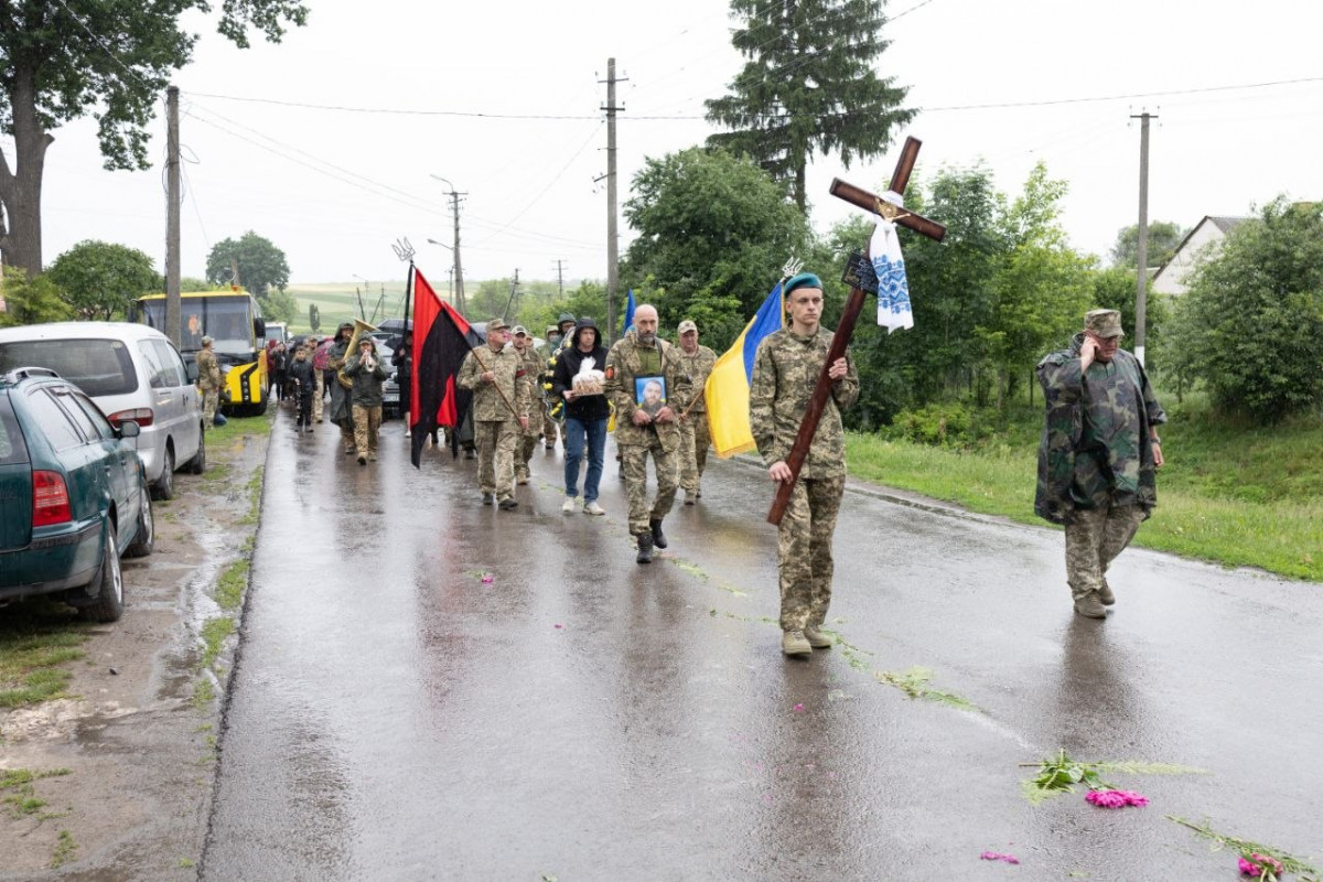 Без сина залишилася мама, а без старшого брата — двоє братів: на Волині поховали 25-річного Героя Олексія Семеновича