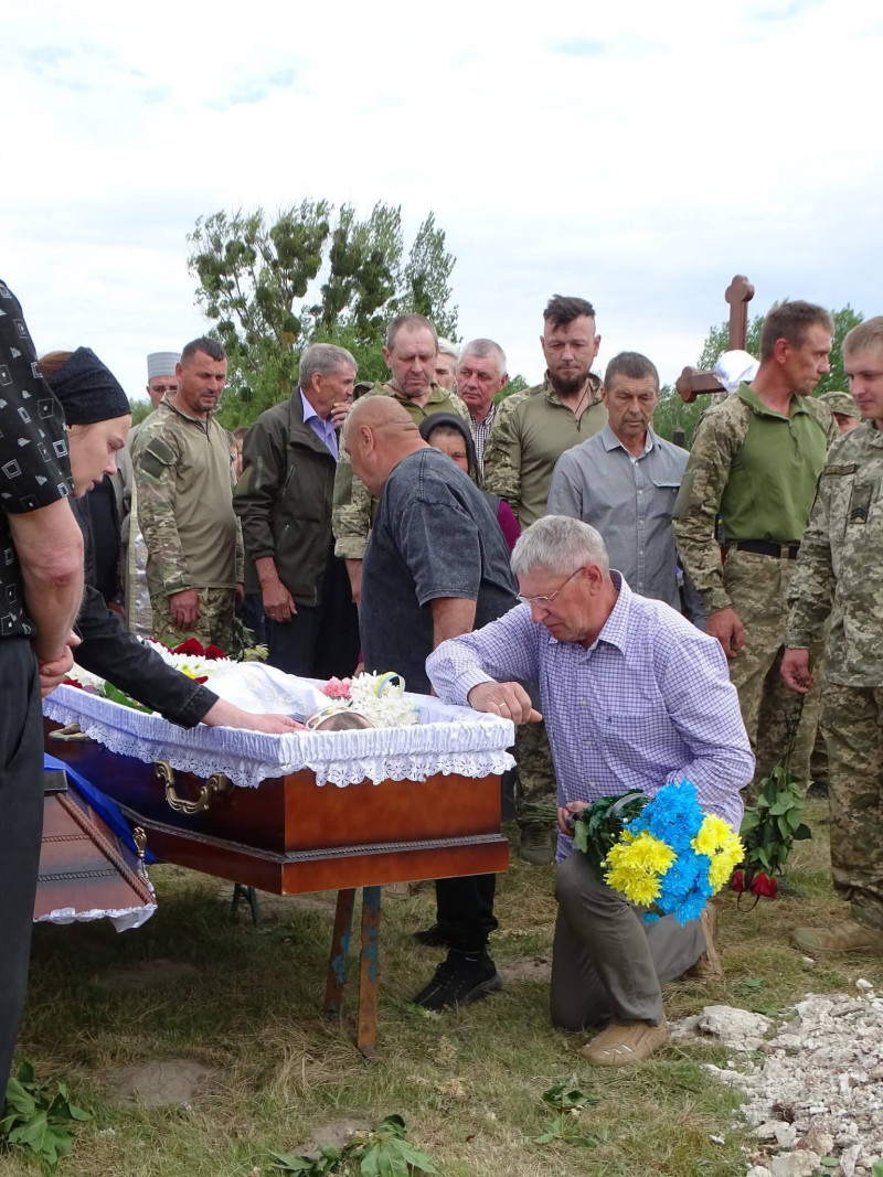 Серце зупинилося у лікарні: на Волині поховали захисника Андрія Свігуна