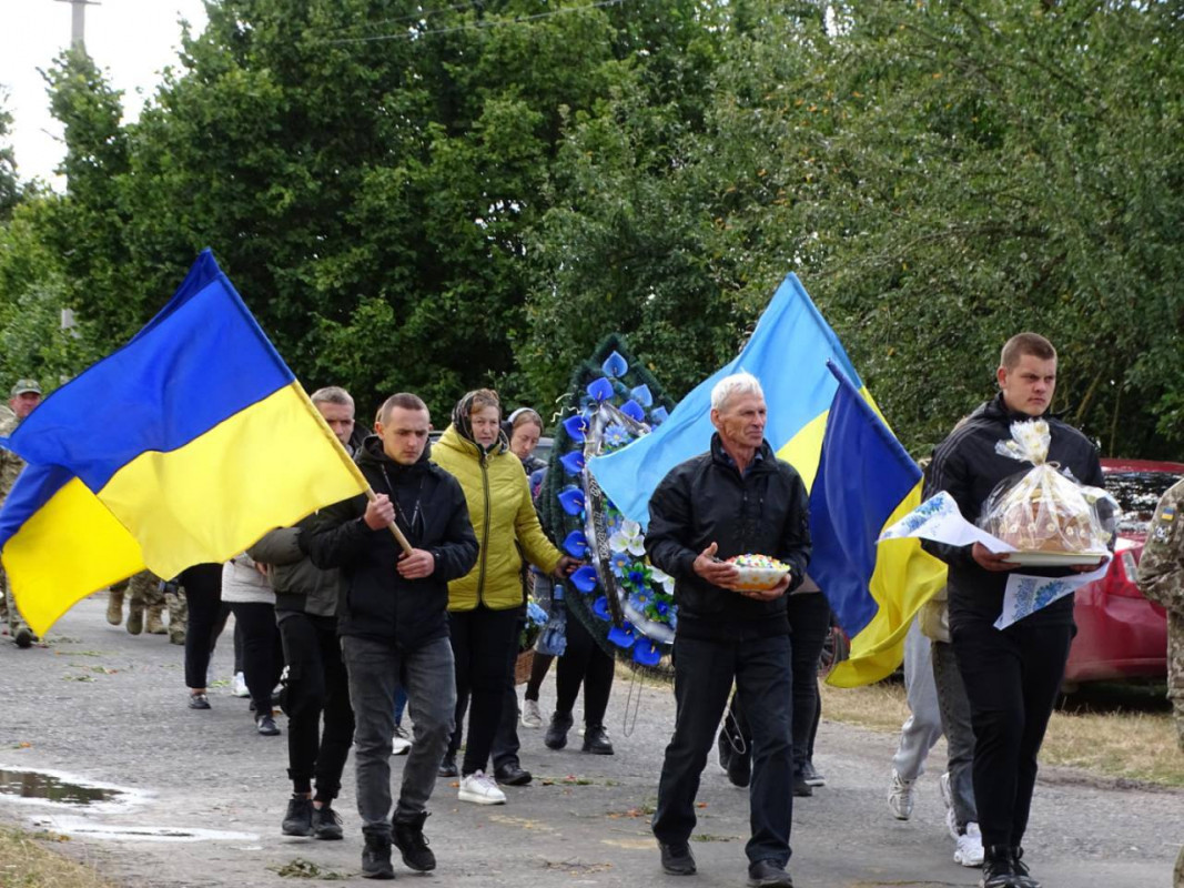 Серце Героя зупинилося на 39-му році життя у лікарні: на Волині в останню дорогу провели Сергія Гонтара