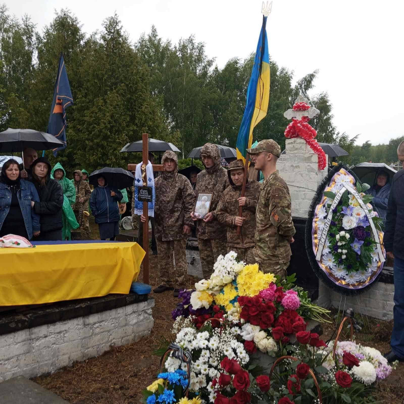 Не такого повернення додому Героя чекали мати, родина та громада: на Волині поховали 28-річного захисника Андрія Мороза