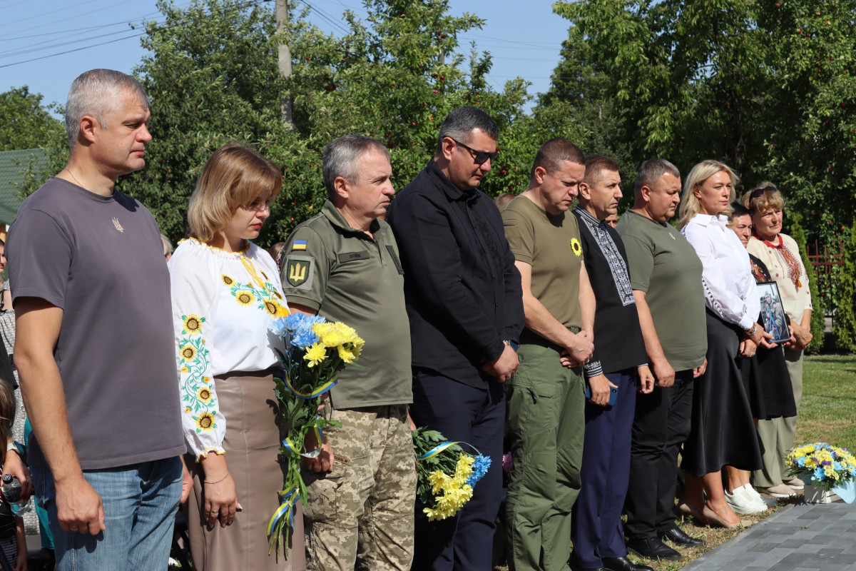 «Герої не вмирають»: у громаді на Волині відкрили Меморіал воїнам