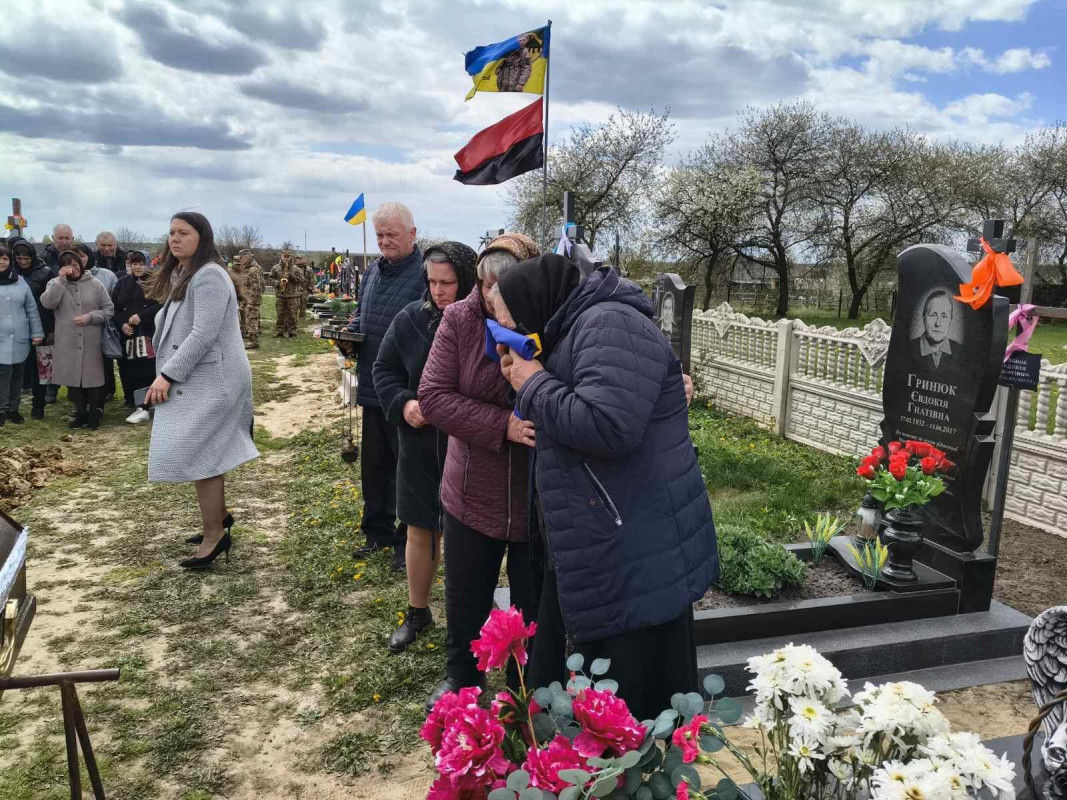 Рівно через рік після загибелі на Волині провели в останню дорогу Героя Юрія Камця