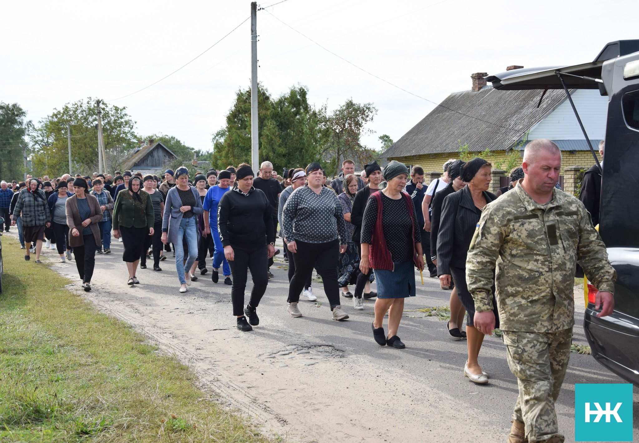 Довгою була дорога додому, бо тривалий час вважався зниклим безвісти: на Волині в останню путь провели воїна Олександра Диня