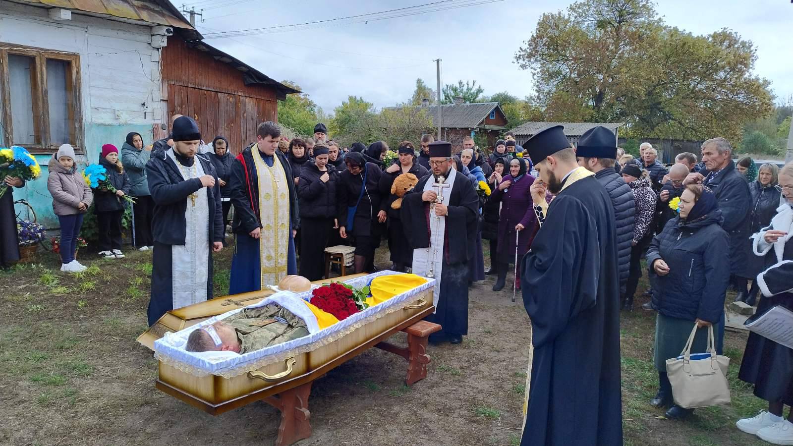 Загинув унаслідок ворожого обстрілу: на Волині попрощались з Героєм Іваном Горбачем