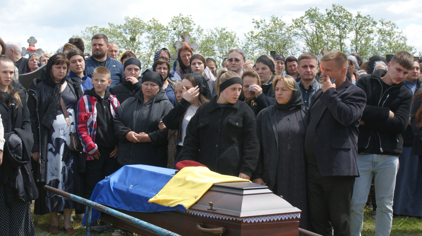 «Врятував побратима ціною власного життя»: на Волині попрощалися з 25-річним Героєм Андрієм Лавренчуком
