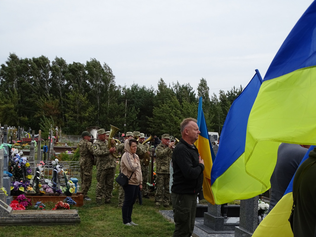 Ідентифікований за результатами тесту-ДНК: на Волині поховали Героя Володимира Олексюка
