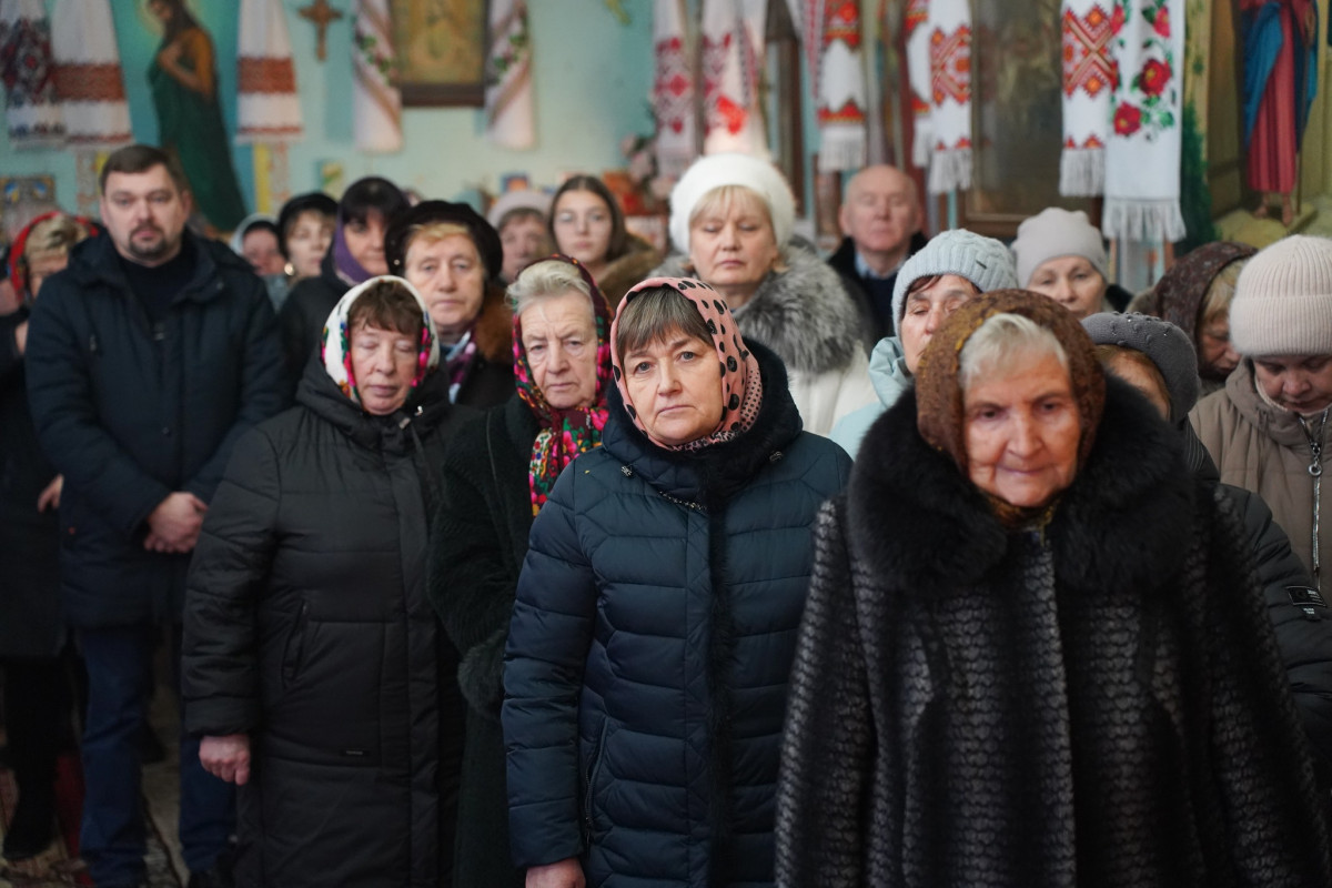 Владика Михаїл очолив празник Михайлівської парафії у Луцьку і нагородив духовенство та парафіян