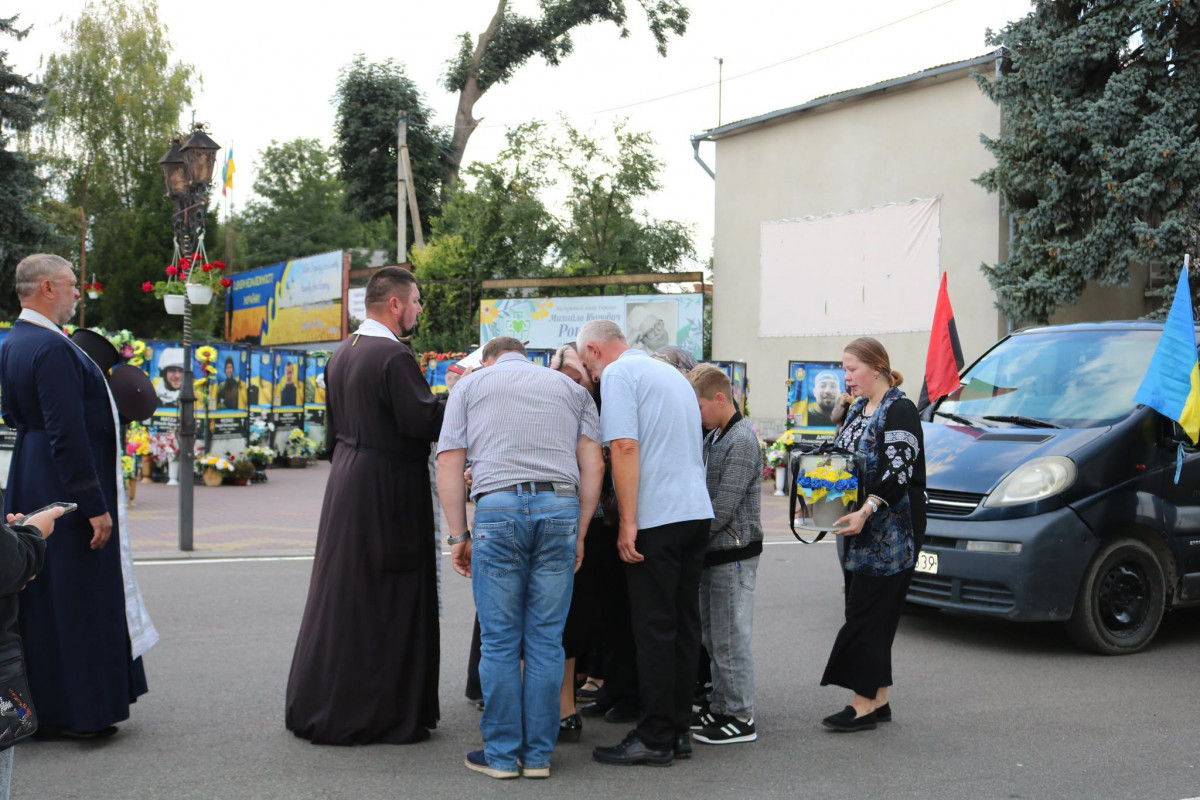 Загинув понад півтора року тому у Курській області: на Волині поховали захисника Миколу Собчука