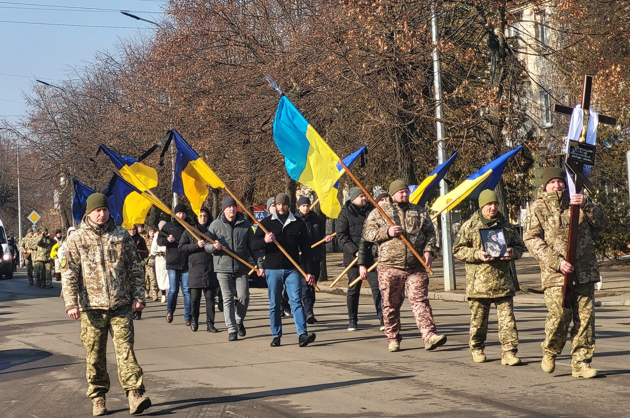 Приклад справжнього чоловіка, тата, наставника, вихователя: на Волині попрощалися з Героєм Миколою Боршуляком