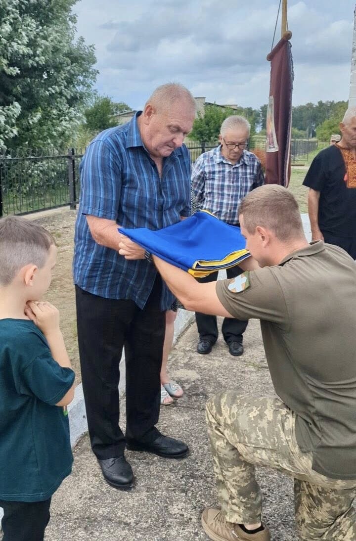 Серце не витримало пережитого на війні: на Волині попрощалися з Героєм Валерієм Вакулюком