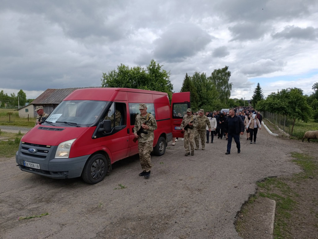 Майже 2 роки рідні жили вірою та надією: на Волині поховали Героя Володимира Віннічука, який довгий час вважався зниклим безвісти
