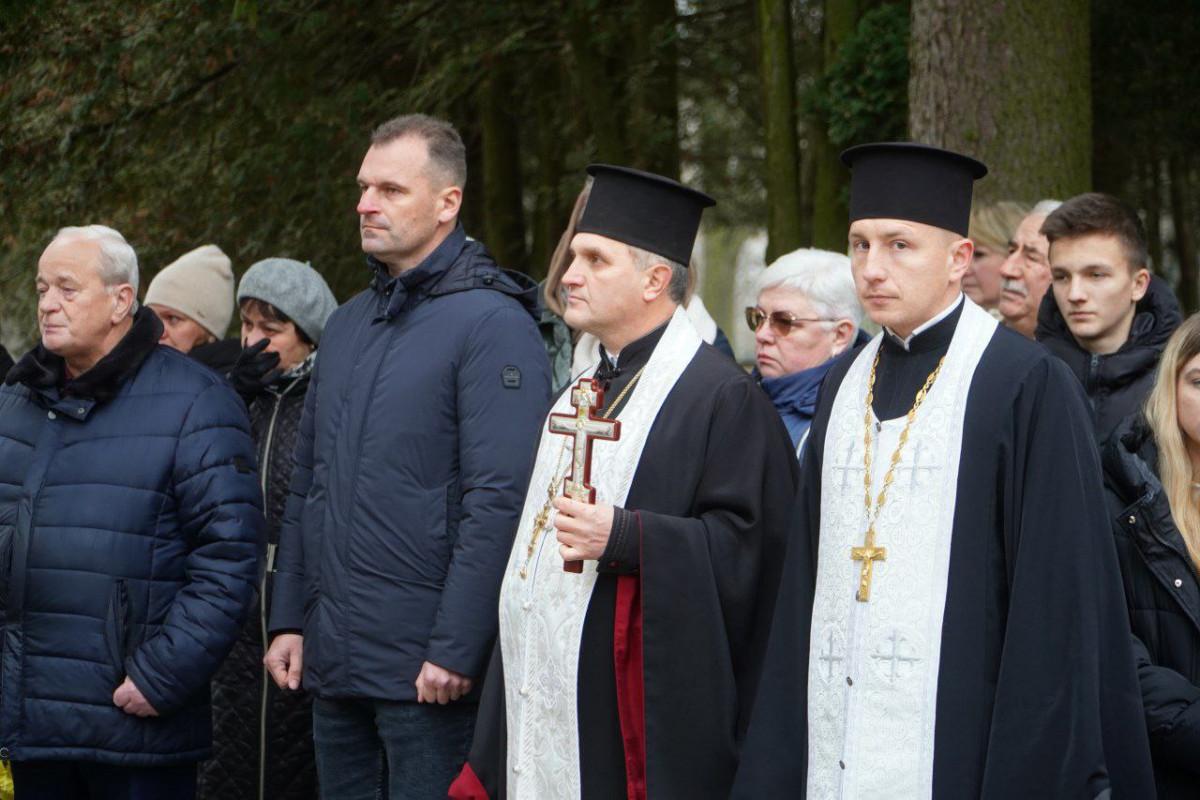 Школа втратила чотирьох випускників на війні: на Волині відкрили меморіальні дошки Героям