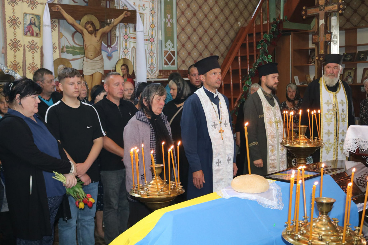 Майже 2 роки рідні жили надією на його повернення: у Луцькому районі поховали Героя Миколу Якубовича