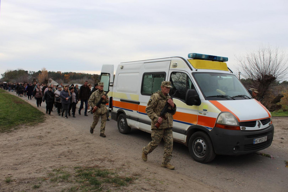 Маленький син ніколи більше не побачить тата: на Волині попрощалися з Героєм Миколою Мясковським