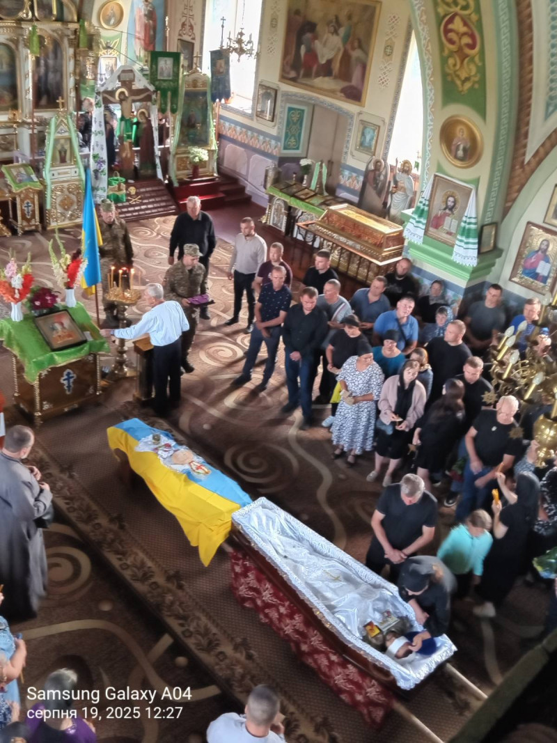 Навіки 31: на Волині в останню путь провели Героя Олега Оксенюка