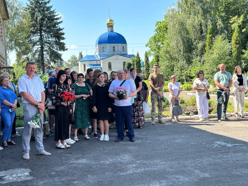 У ліцеї на Волині відкрили меморіальну дошку загиблому захиснику Михайлу Водоносу
