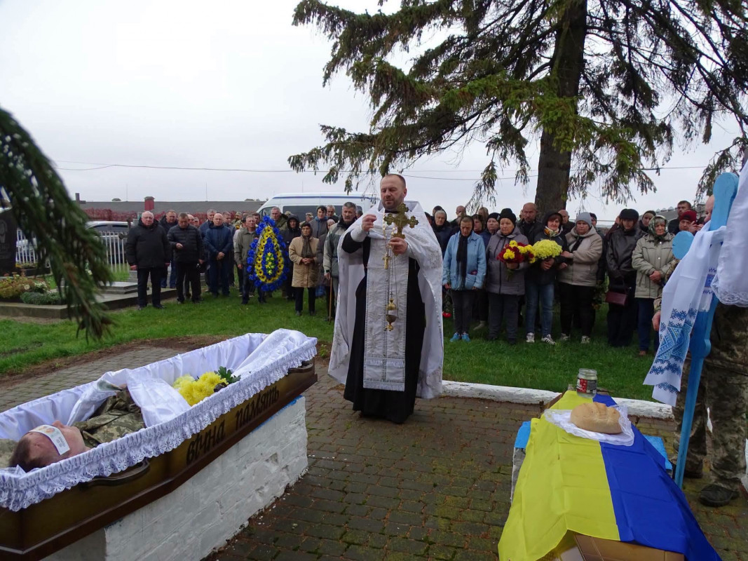 Серце раптово зупинилося у 29 років: на Волині провели в останню путь молодого захисника Владислава Косюка