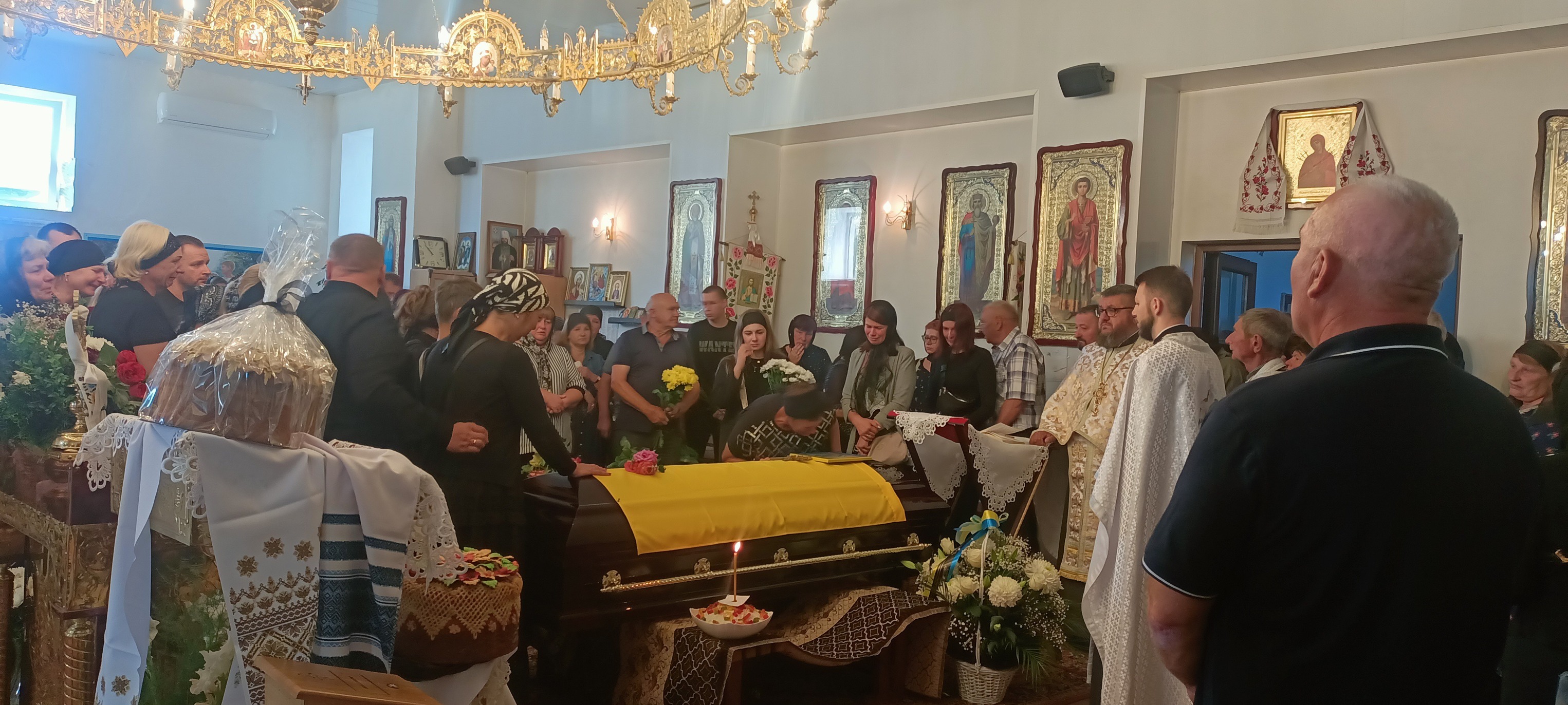 Планував весілля з коханою, але не судилося: біля Луцька попрощалися з Героєм Владиславом Харитонюком