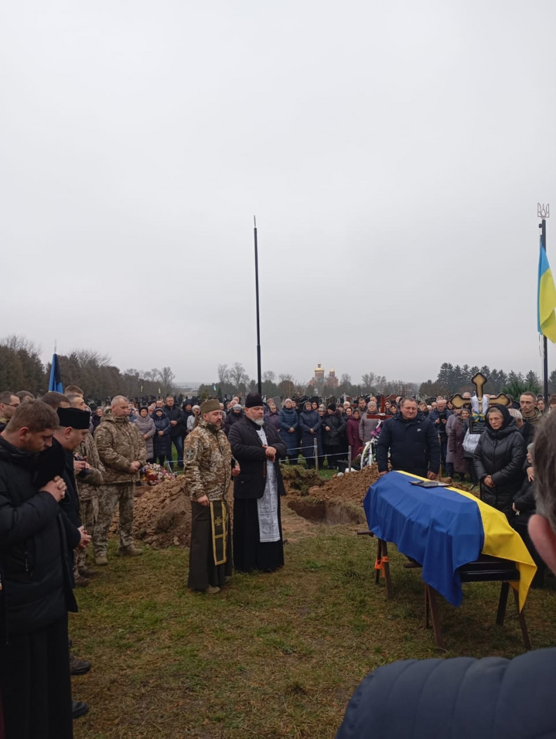 Без батька залишилося троє дітей: волиняни провели в останню дорогу Героя Тараса Парфенюка