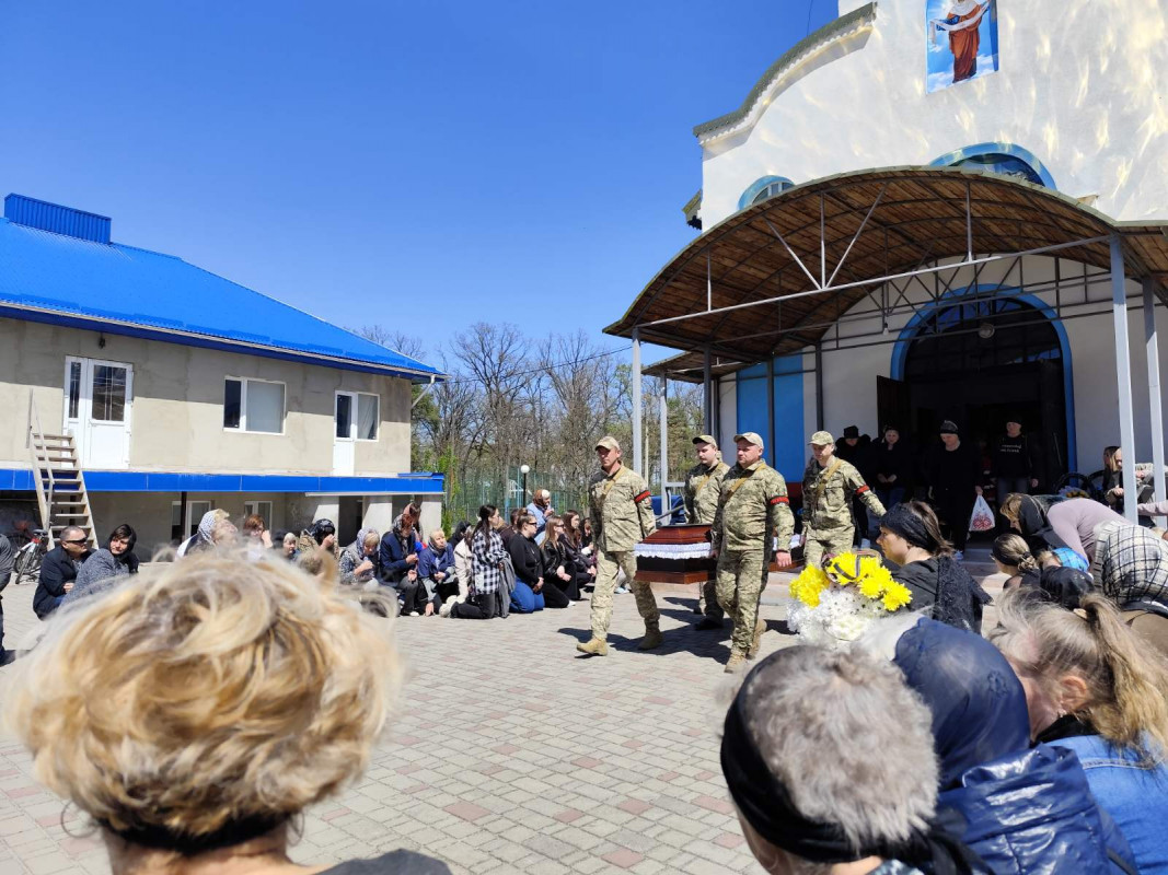 Два брати загинули на війні з різницею 2 роки: на Волині поховали 23-річного Героя Юрія Радчука