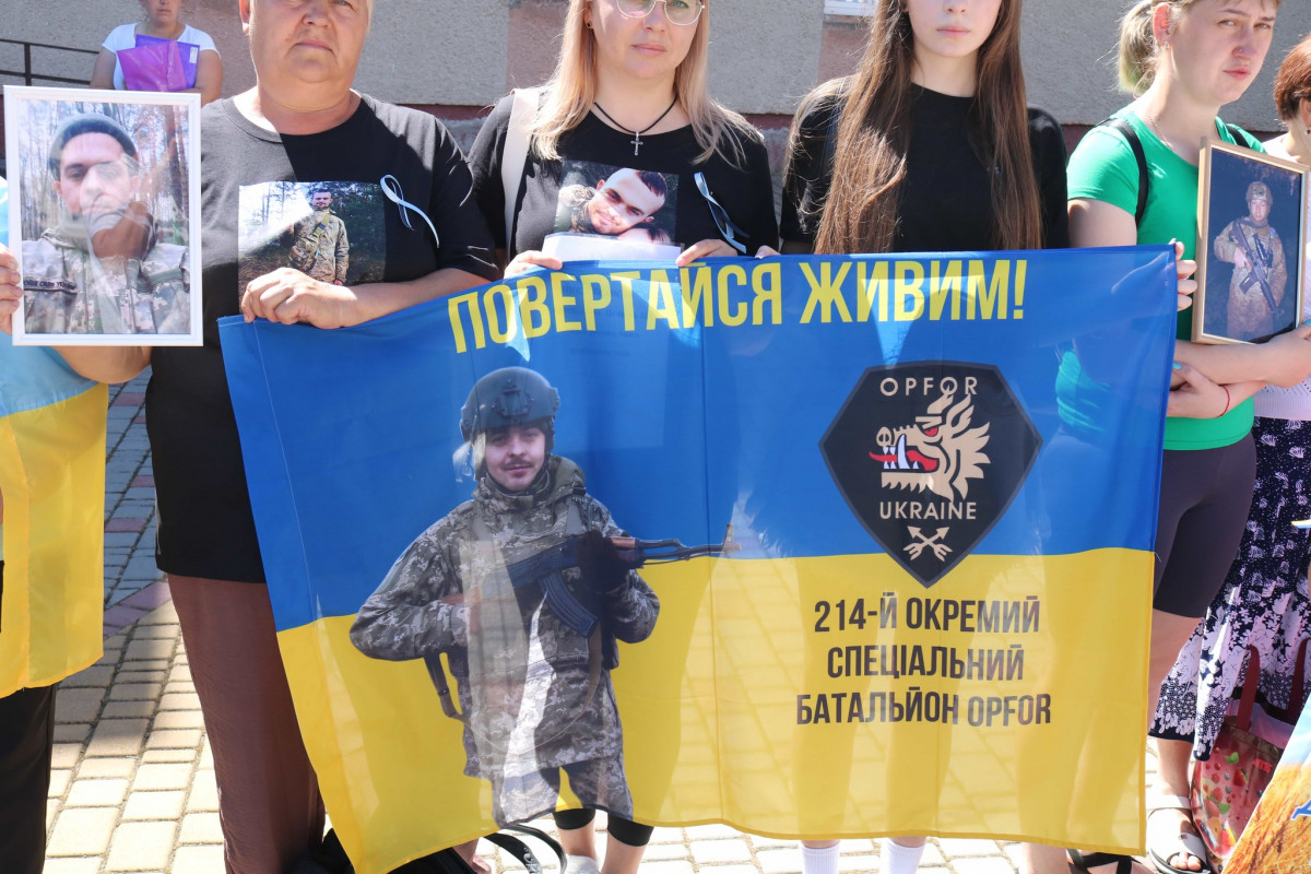 «Має повернутися кожен»: у місті на Волині провели акцію на підтримку полонених і зниклих безвісти військових