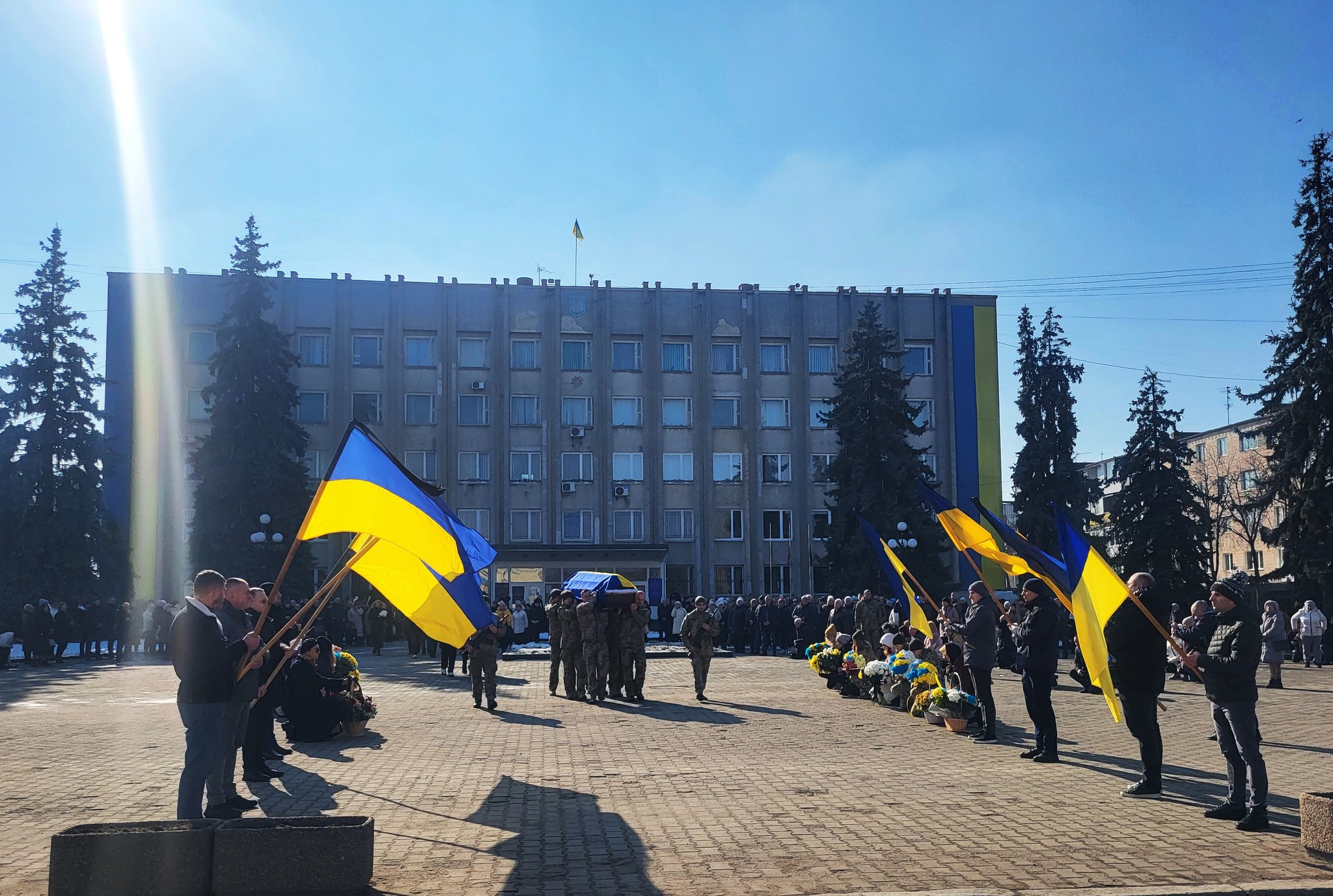 Приклад справжнього чоловіка, тата, наставника, вихователя: на Волині попрощалися з Героєм Миколою Боршуляком