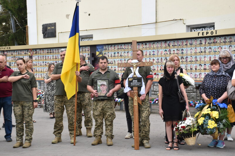 Загинув поблизу Слов’янська: у Луцьку попрощалися із воїном Андрієм Лящуком