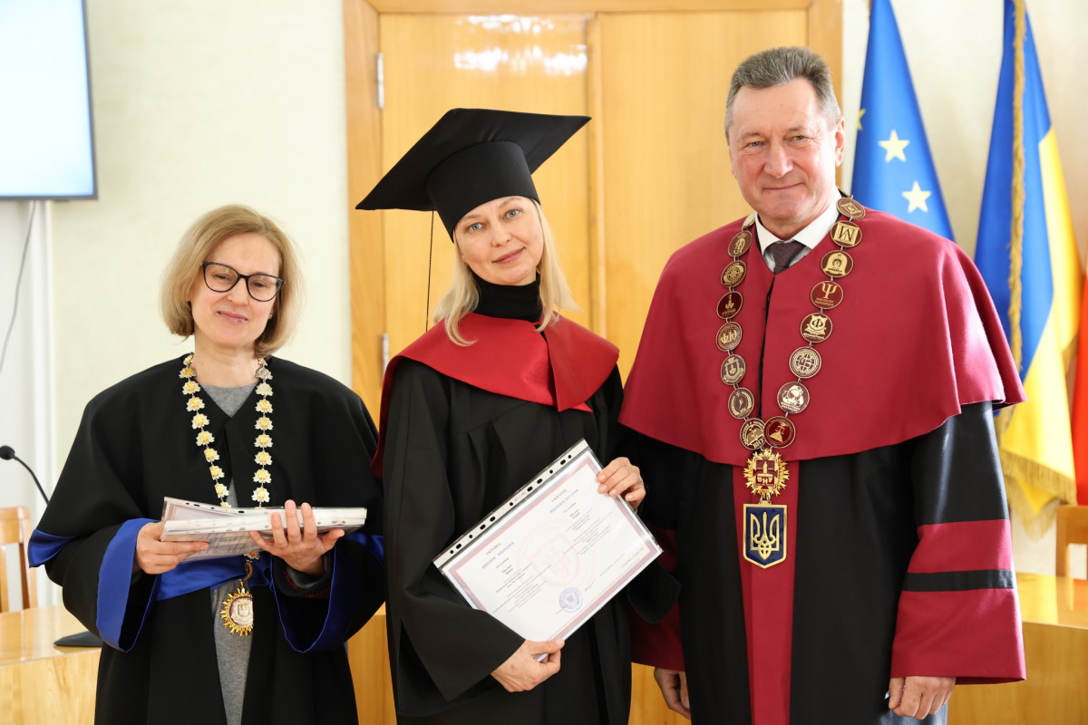 У волинському виші випускники-магістри інституту неперервної освіти отримали дипломи