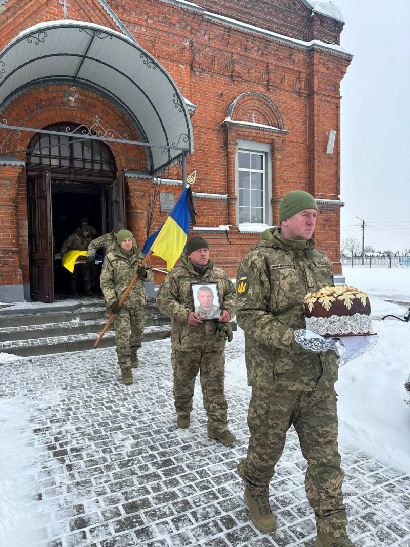 Зі сльозами та молитвою: Волинь провела на вічний спочинок воїна Андрія Велимця