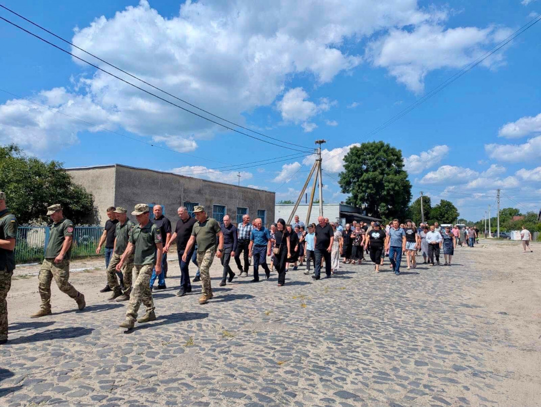 Два роки між надією і болем: на Волині попрощалися із захисником Петром Якимовим