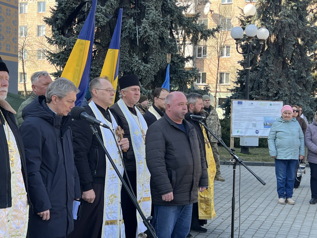 Другий день поспіль громада у жалобі: на Волині провели у вічність Героя Миколу Сахарчука