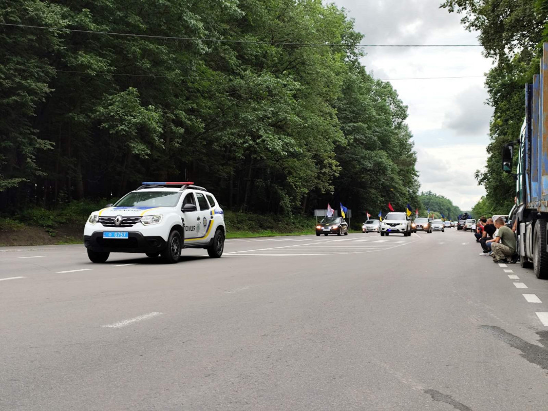 Загинув понад 3 місяці тому: у Луцькому районі поховали 31-річного Героя Петра Низового
