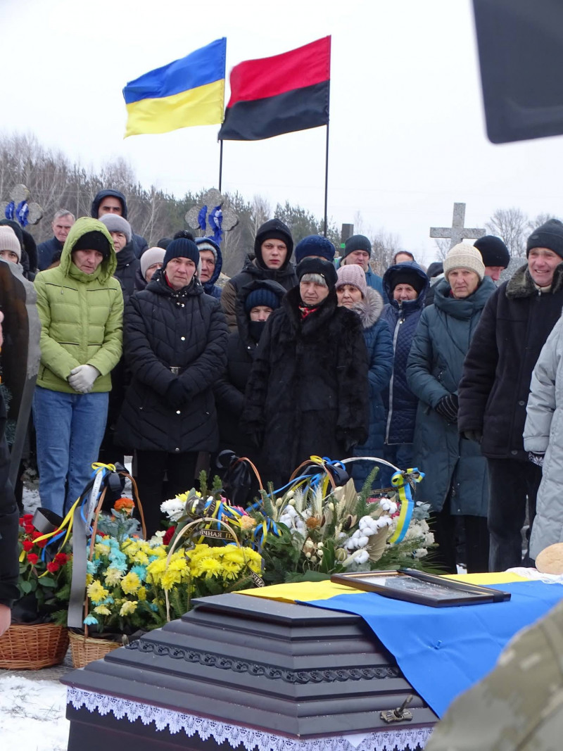 Повернувся додому «на щиті»: волиняни провели на вічний спочинок полеглого капітана Олександра Євтушка