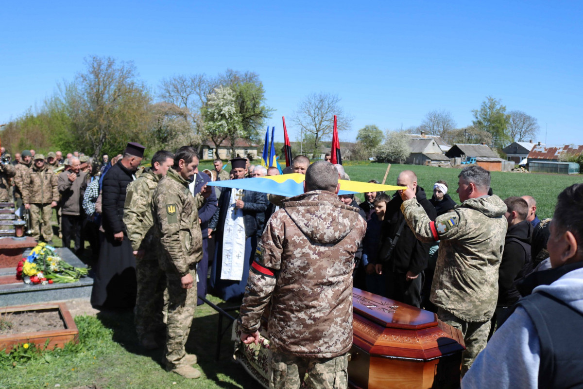 На Волині провели в останню дорогу захисника Івана Гутверта