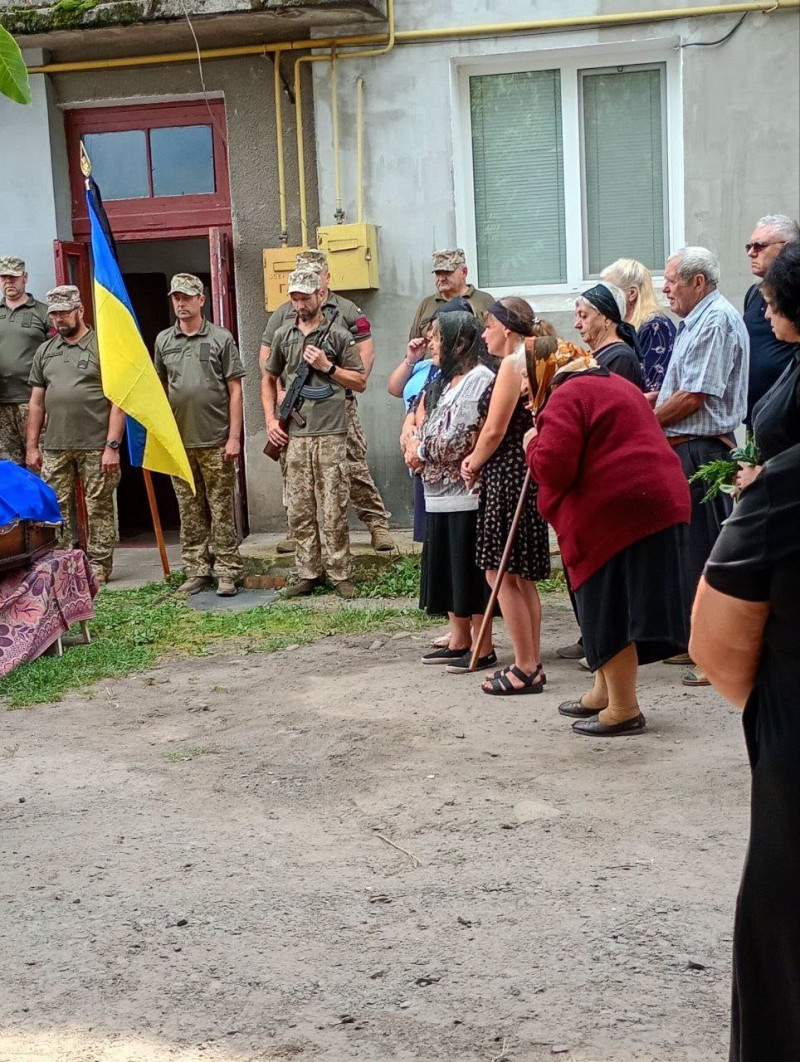 Загинув у січні: на Волині попрощалися із воїном В’ячеславом Мотикою