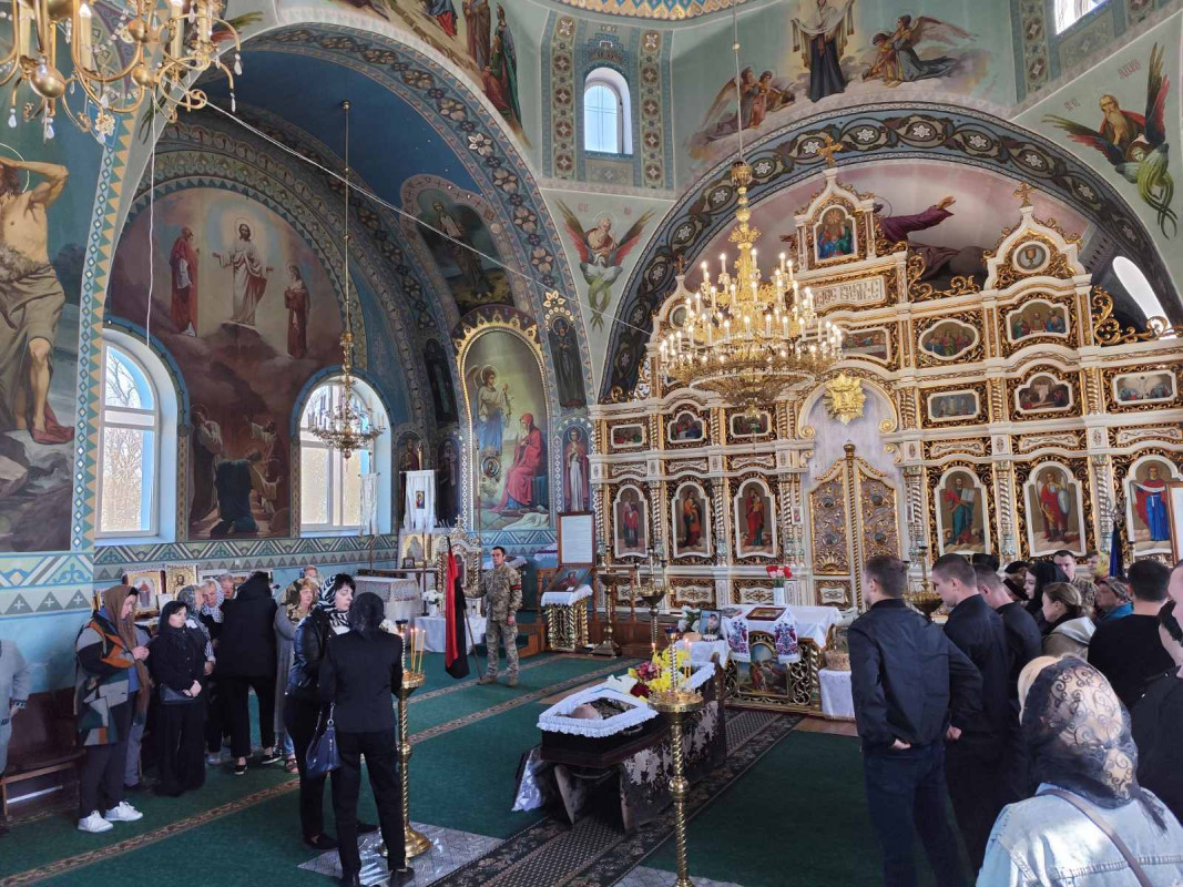 Два брати загинули на війні з різницею 2 роки: на Волині поховали 23-річного Героя Юрія Радчука