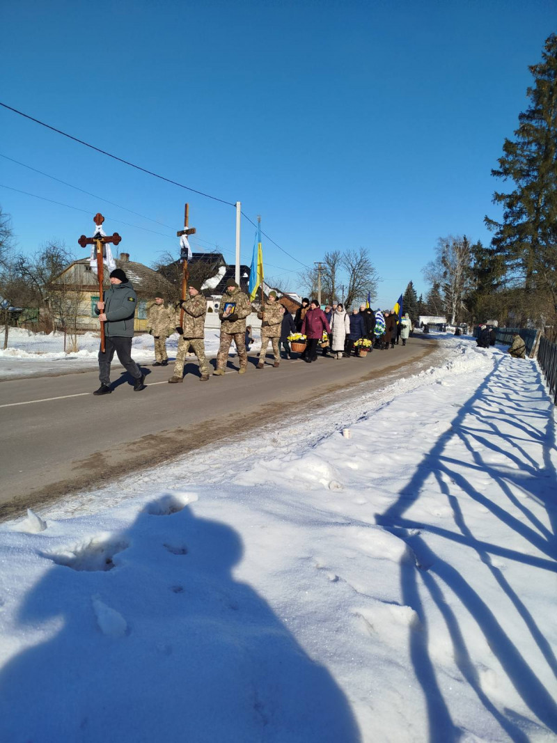Служив на найважчих напрямках фронту: на Волині поховали Героя Юрія Савлюка