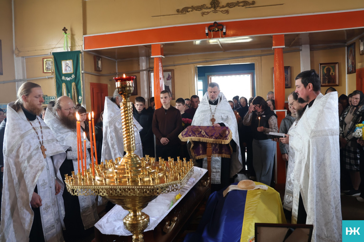 Пройшов АТО та пекло полону: на Волині попрощалися з Героєм Олександром Домальчуком