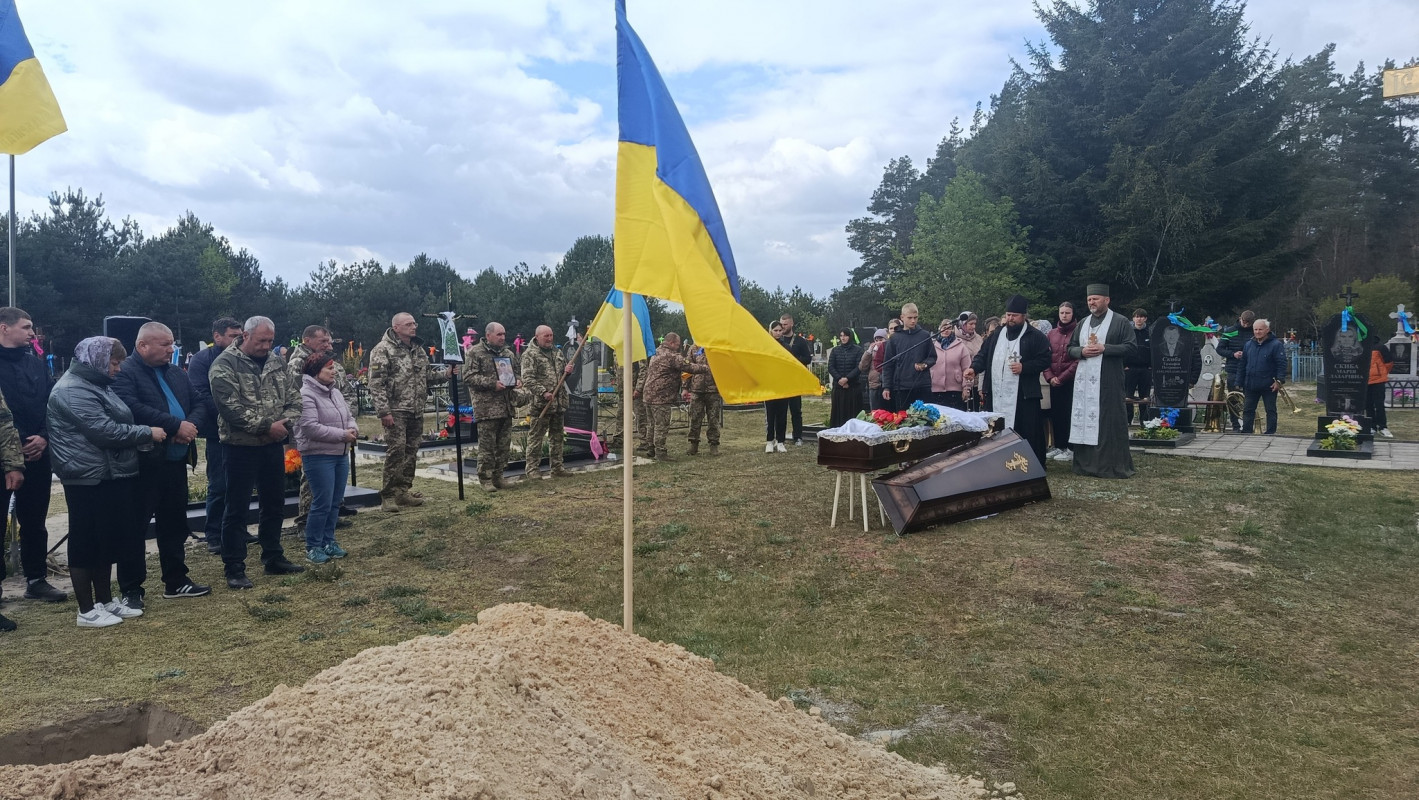 Добровільно став на захист країни: на Волині попрощалися із захисником Володимиром Павлюком