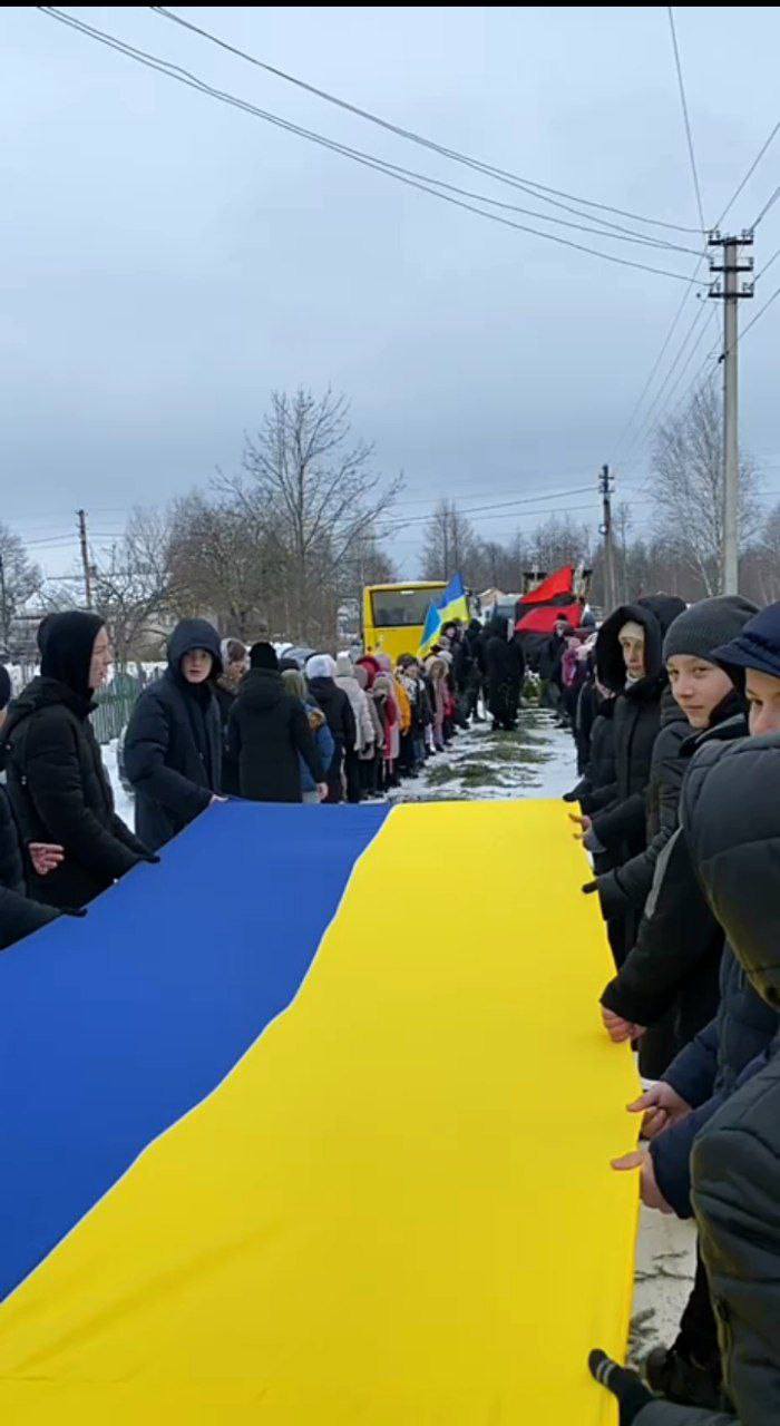 Громада провела в останню путь 53-річного Героя Юрія Зінчука