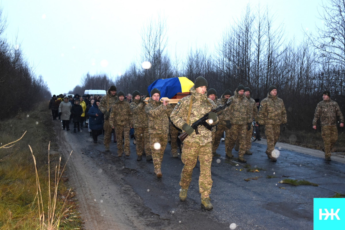 Молодий воїн не встиг створити сім'ю: на Волині попрощалися із загиблим Героєм Юрієм Кратіком