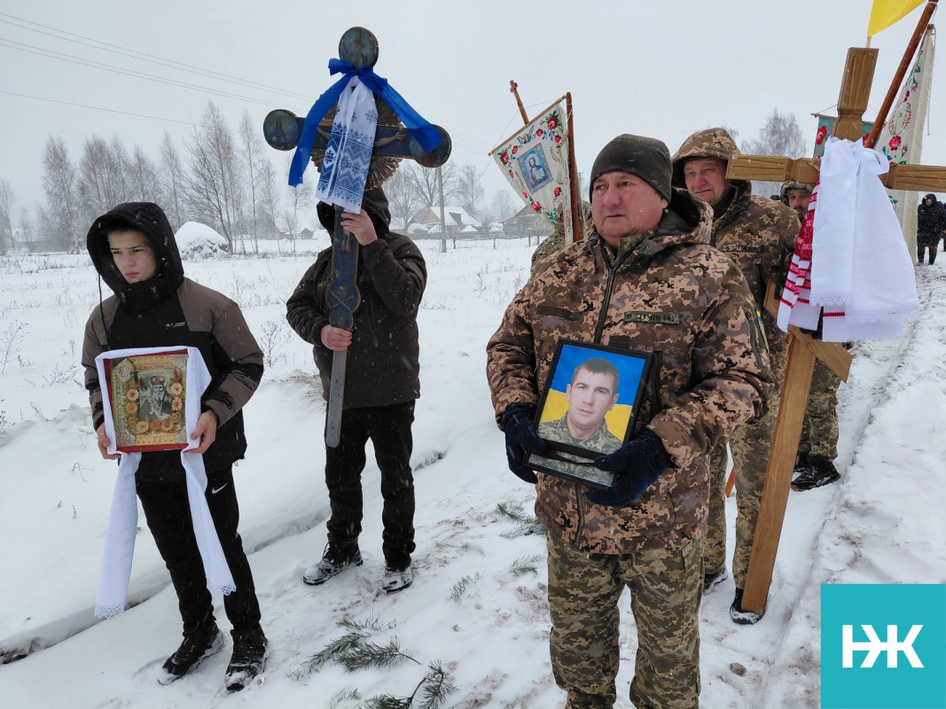 На Волині в останню дорогу провели воїна Анатолія Лукашевича