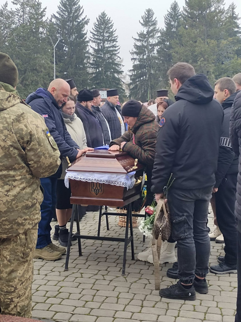 Знайшов вічний спочинок на Різдво: на Волині попрощалися із 22-річним Героєм Максимом Томчуком